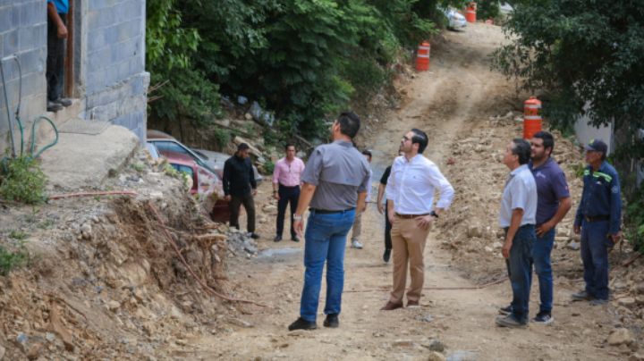 Avanzan obras de pavimentación en Santiago, NL; contemplan 50 proyectos