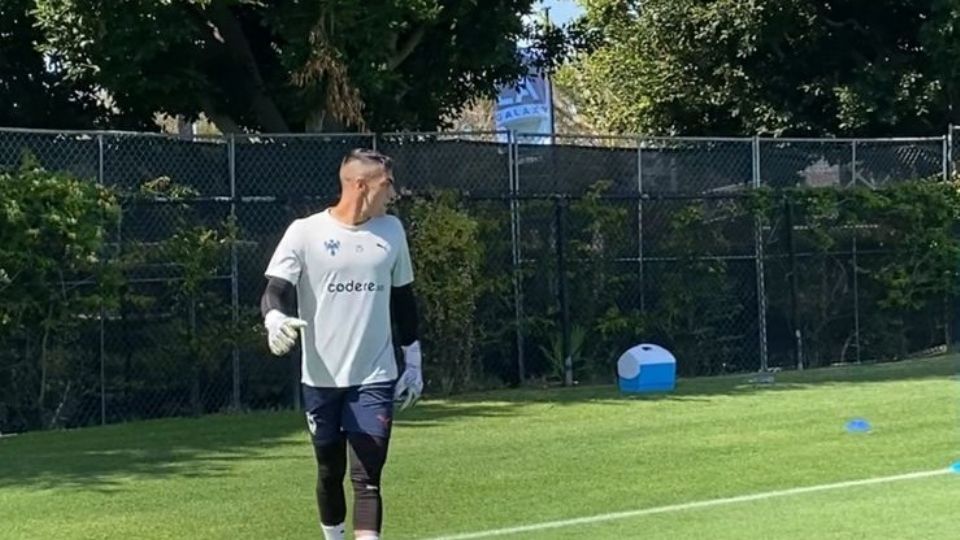 El portero Santiago Mele vivió su primer entrenamiento como futbolista de Monterrey