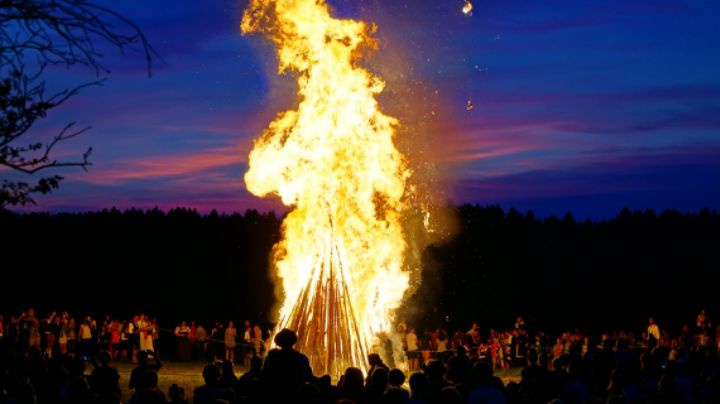 ¿Qué es la Noche de San Juan y qué tradiciones se celebran cada 23 de junio?