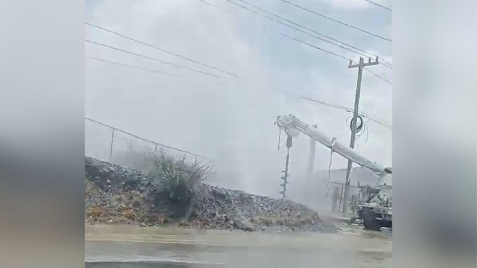 Mega fuga de agua potable en García