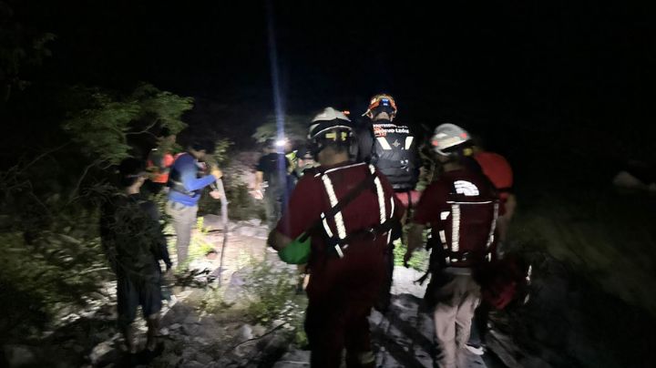 Protección Civil rescata a un lesionado y a sus tres acompañantes en Santiago, NL