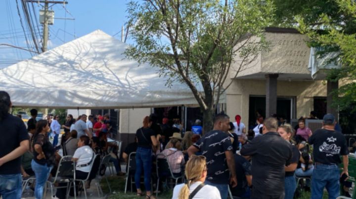 Familiares y amigos se despiden de 8 de las víctimas de accidente carretero en Hualahuises