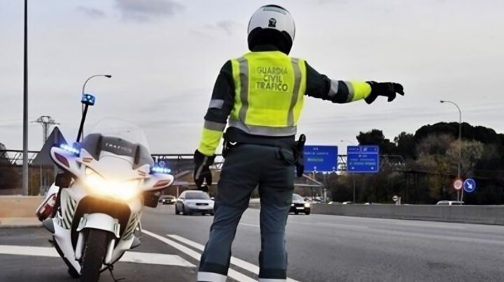 ¿De cuánto es la multa a motociclistas en NL por circular sin la licencia adecuada?
