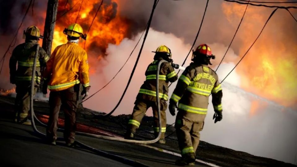 Monterrey alertó de los riesgos de incendio por los fuertes vientos y clima que se registran este sábado en la ciudad.