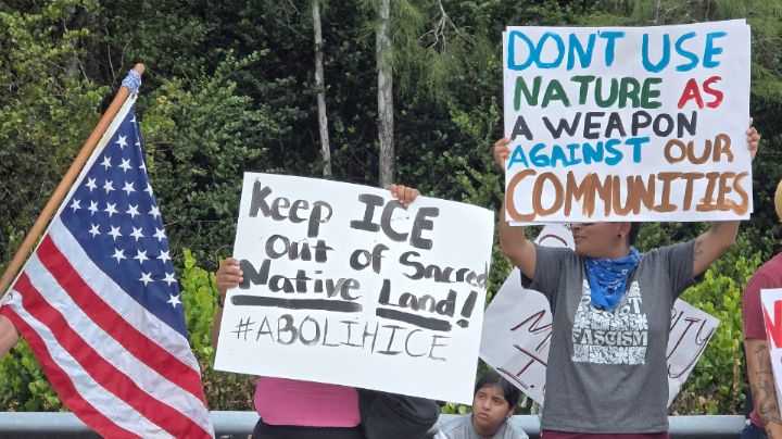 Protestan contra 'Alligator Alcatraz' durante visita de Trump en Florida