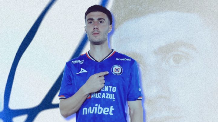 Cruz Azul presenta a José Paradela con guiño a Alex Montiel y Fabiola Martínez
