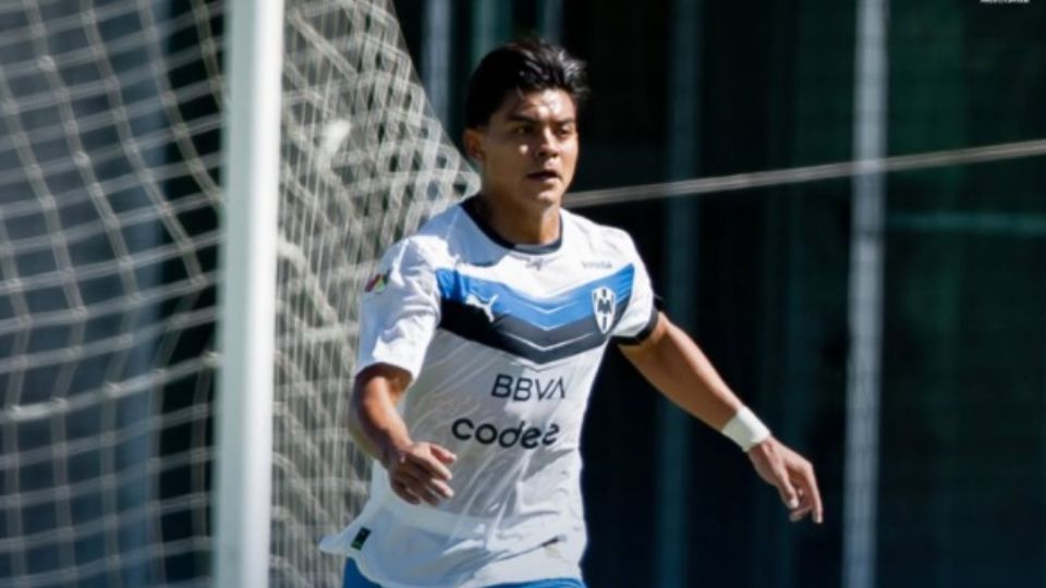 César Bustos fue el capitán de Rayados en el debut de la categoría Sub-21 contra Pachuca