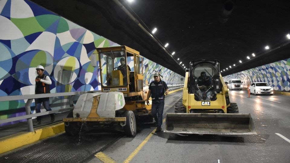 Obras de recarpeteo en el Túnel de la Loma Larga