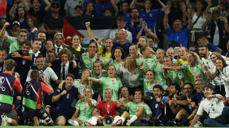 Cristiana Girelli marcó un doblete inolvidable para que Italia venciera 2-1 a Noruega y regresara a una semifinal europea tras casi tres décadas.