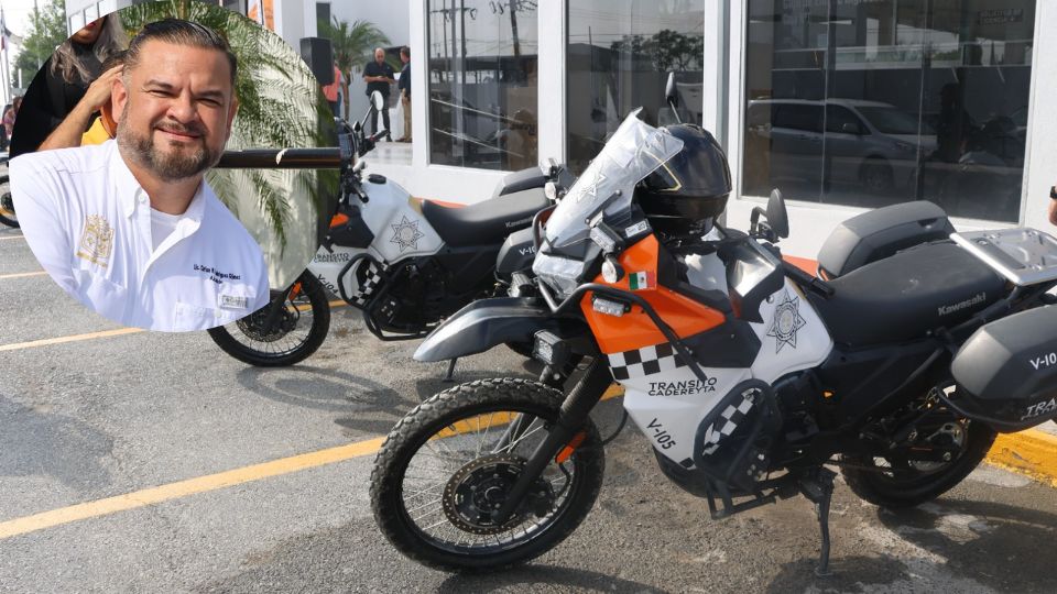 Carlos Rodríguez 'El Cuate' entrega motos y uniformes a policías municipales | Facebook / Carlos Rodríguez 'El Cuate'
