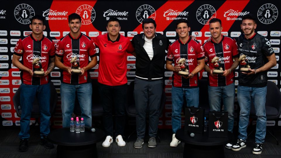 Con nuevos fichajes y promesa de arraigo, Atlas se prepara para recibir a Cruz Azul tras iniciar el torneo con victoria en Puebla.