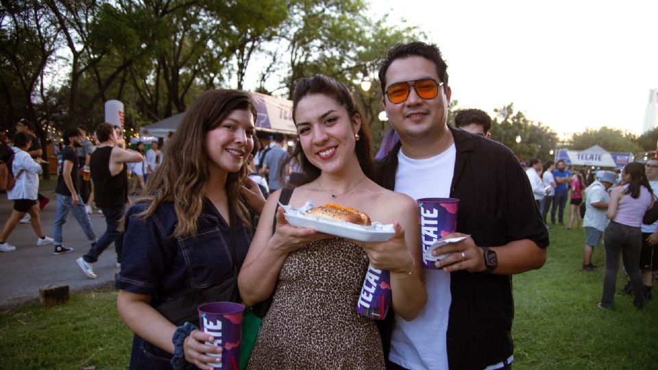 Asistentes al Tecate Food Truck Fest.