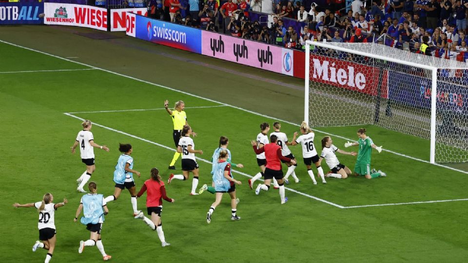 Berger marcó, atajó y protagonizó una parada de película: Alemania se mantuvo firme y resistió hasta vencer a Francia en una batalla histórica.