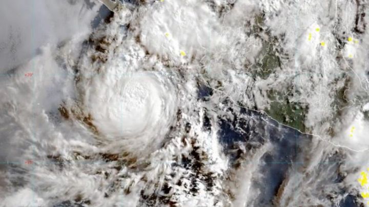 Huracán ‘Flossie’ se degrada a categoría 2; ¿Dónde habrá lluvias muy fuertes?