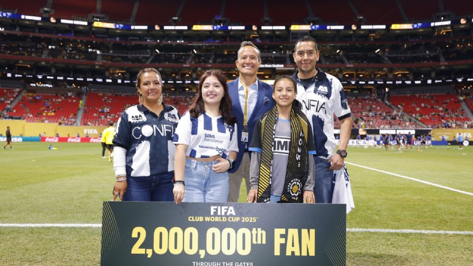 Francisco Mendoza, un fiel seguidor de Rayados radicado en Atlanta, se convirtió en el espectador 2 millones del Mundial de Clubes.