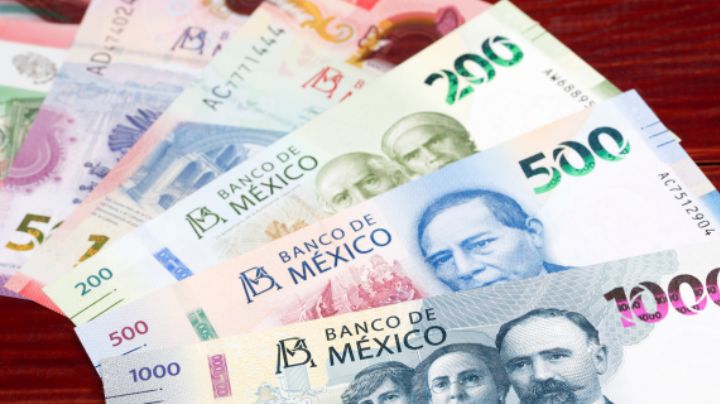 Peso Mexicano gana terreno ligeramente al final del mes: ¿Cómo de cotiza?