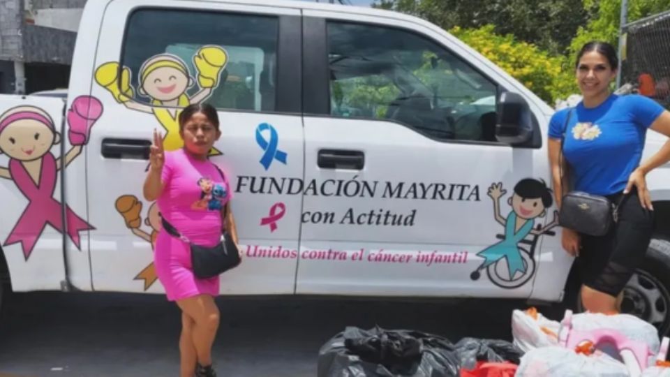 Lupita Tiktok compartió en redes sociales imágenes del momento de la donación.