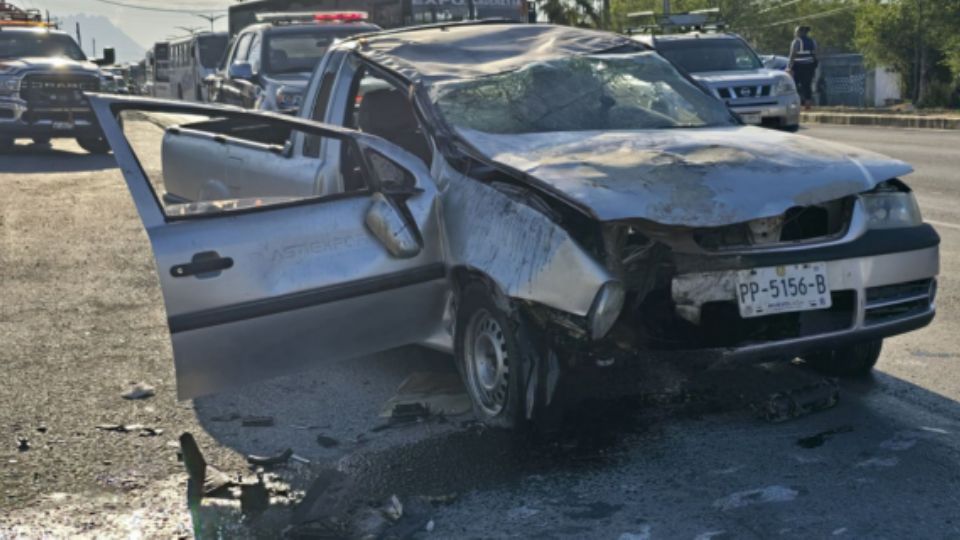 Camioneta en donde viajaba el padre y su hijo.
