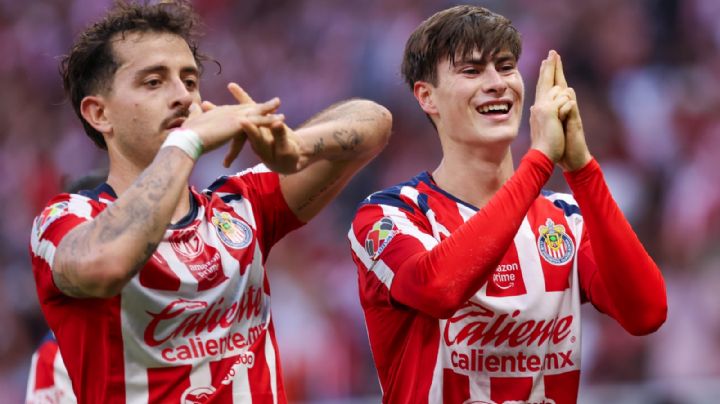 ‘La Hormiga’ González salva a Chivas con doblete en el debut en casa de Milito: 4-3 sobre San Luis