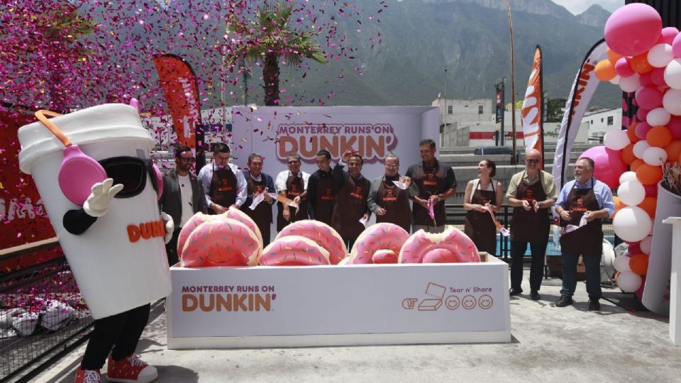 Corte de listón marca la apertura oficial en Plaza Park Point.