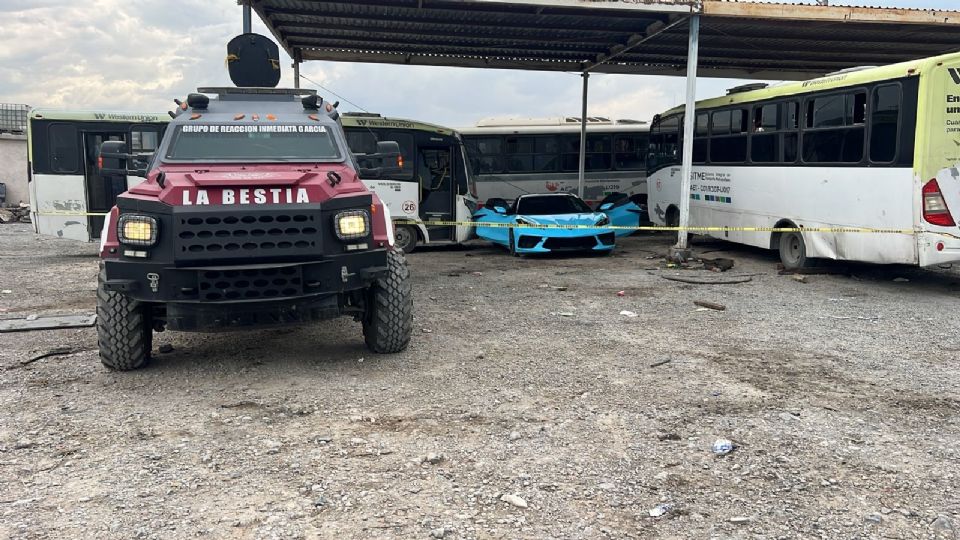 Localizan Corvette implicado en ataque que dejó 4 muertos en Monterrey.
