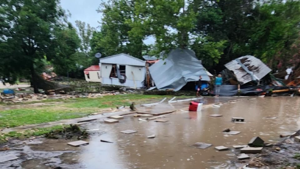 Aumentan a 25 los muertos en el centro-sur de Texas por las inundaciones.