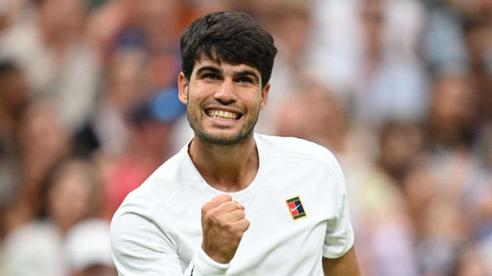 El murciano venció a Rublev con estrategia y temple en la central de Wimbledon