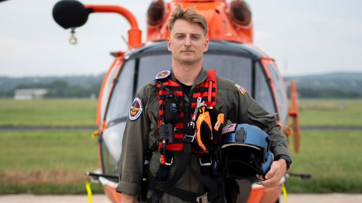 Nadador de la Guardia Costera rescata a 165 personas durante inundaciones en Texas