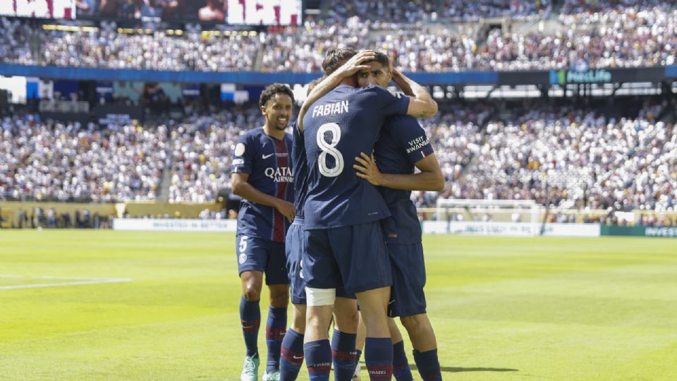 Luis Enrique y sus estrellas firman una actuación brillante ante un Real Madrid que no pudo responder a la presión parisina.