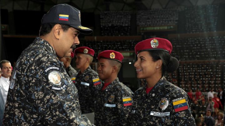 Expresa policía de Venezuela lealtad a Nicolás Maduro tras anuncio de recompensa de EU