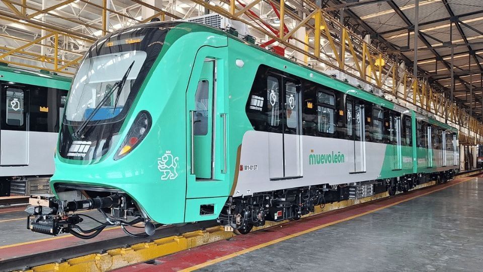 Nuevo León pone en operación los trenes nuevos de Metrorrey.