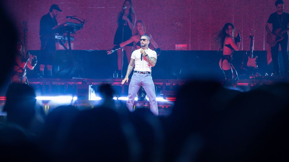 Maluma enciende a los regios en concierto en la Arena Monterrey.