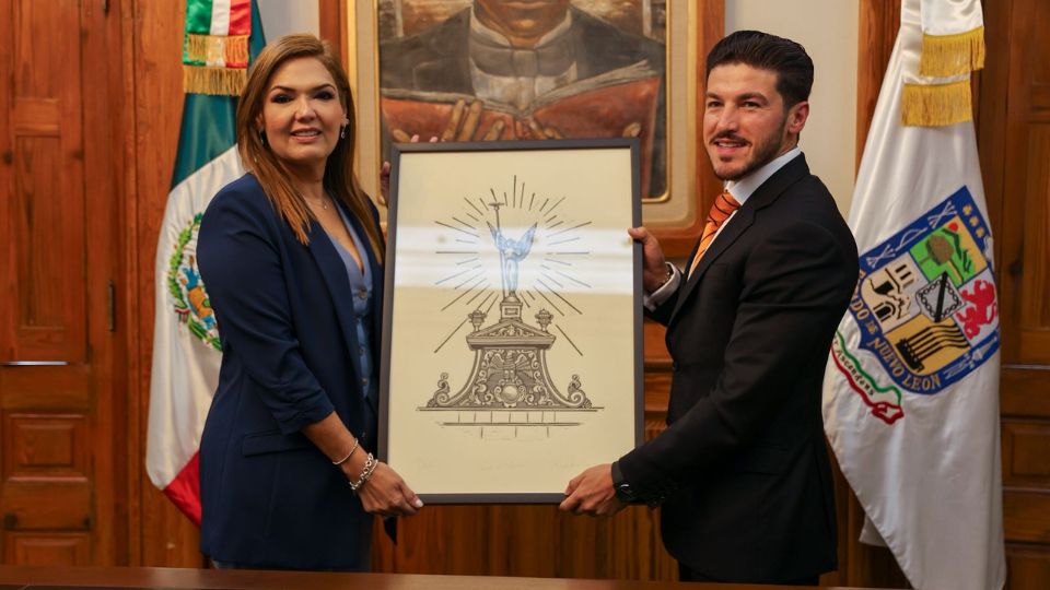 Samuel García (der.) junto a la magistrada presidenta Laura Perla Córdova Rodríguez