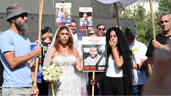 Exrehén mexicana ‘se casa’ con su novio aún cautivo en Franja de Gaza