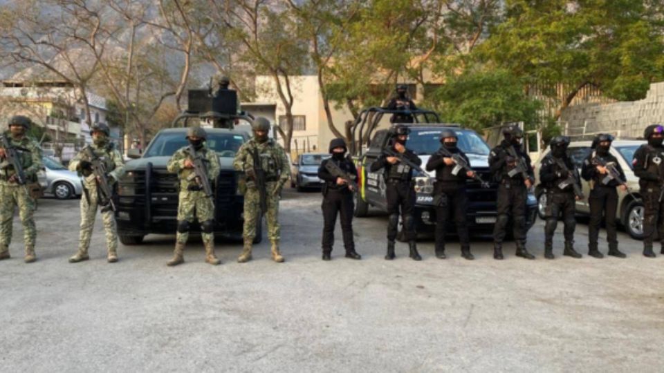 Elementos de seguridad en Santa Catarina.
