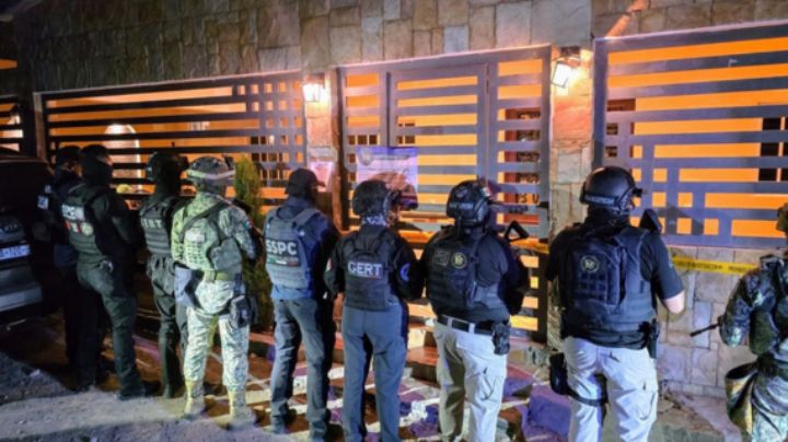 Catean casa en García, NlL; aseguran armas y drogas