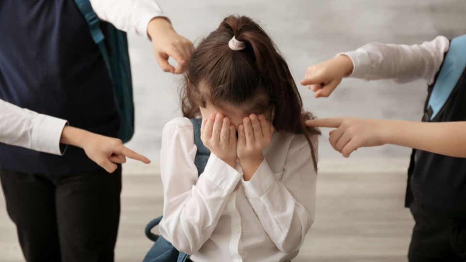 Acoso escolar contra niña