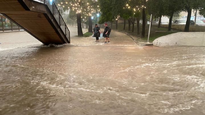 Lluvia dominical deja inundaciones y cierres viales en al menos 13 municipios
