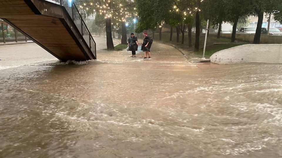 Las lluvias del fin de semana provocaron diversas inundaciones en Monterrey y el área metropolitana.