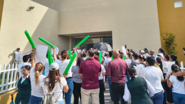 Trabajadores IMSS de NL protestan para regresar al régimen anterior de jubilación