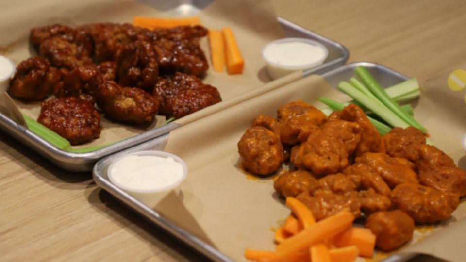 Ordena tus boneless tamaño small o medium y llévate otra orden igual totalmente gratis.