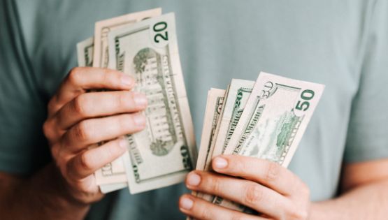 ¿Dólar a 16 pesos? Así cotiza HOY 14 de agosto en México