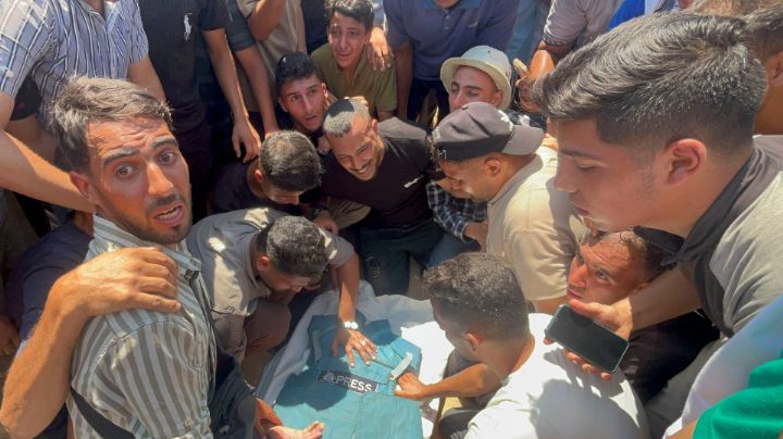 Bombardeos israelíes matan a cinco periodistas en Gaza