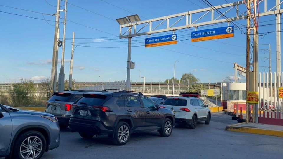 El carril SENTRI ha ocasionado diversos retrasos a los padres de familia.