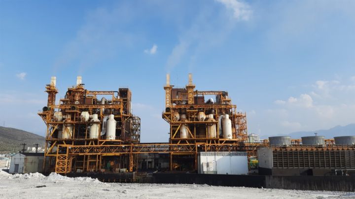 Álcali promete retirar chimeneas para reducir emisiones contaminantes en NL