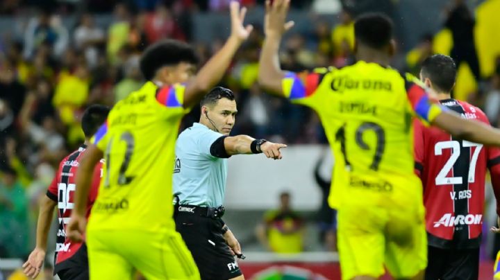 Comisión de Árbitros defiende a Marco Antonio Ortiz tras las críticas en el Atlas vs. América