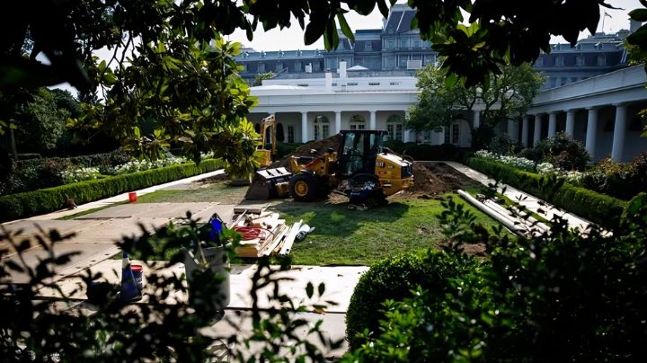 Donald Trump dona su primer sueldo para renovación de la Casa Blanca