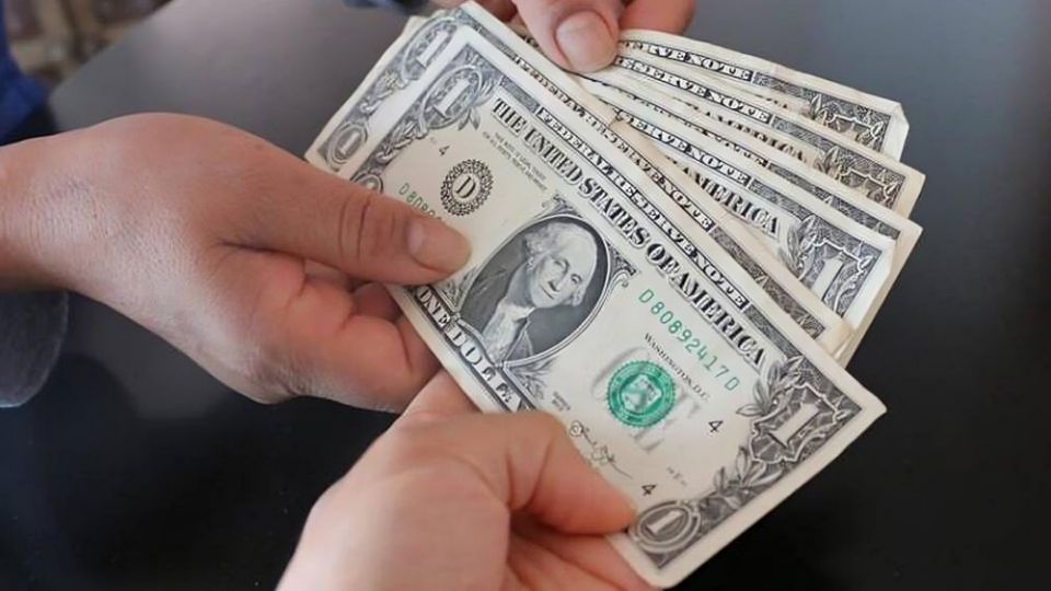 México anticipa caída de 5.8% en remesas.