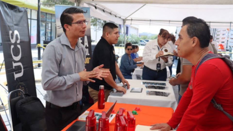 Feria de empleo en Santa Catarina.