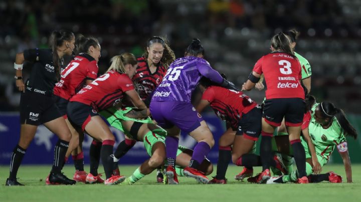 Liga MX Femenil: Miah Zuazua y Natividad Martínez, expulsadas por pelea en el Juárez vs. Tijuana | VIDEO